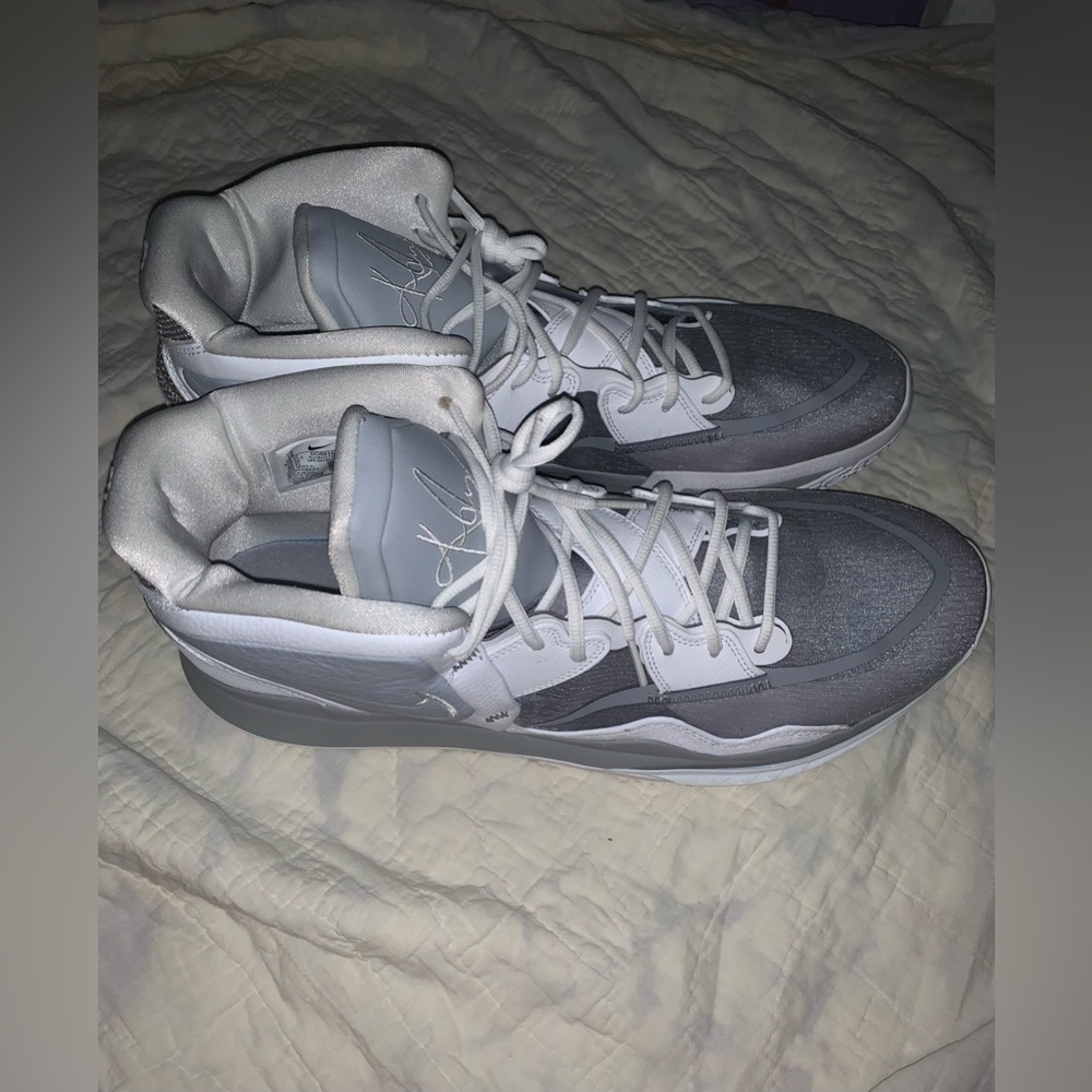 Nike Kyrie low 5 “Wolf Grey” - Picture 5 of 6
